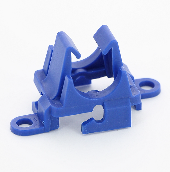 klipsa-povorotnaya-dlya-trub